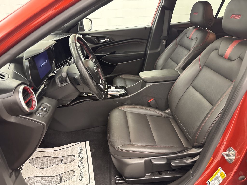 Certified 2024 Chevrolet Trax RS w/ Sunroof Package FWD image 13