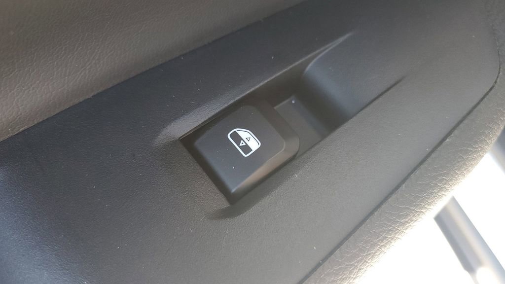 New 2026 Jeep Compass Latitude image 17