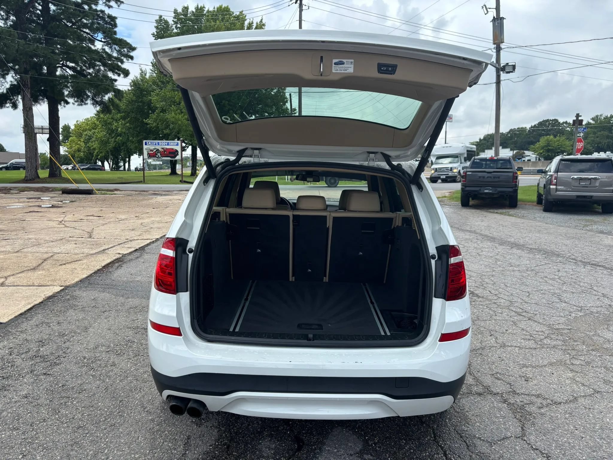 Used 2017 BMW X3 sDrive28i RWD image 15