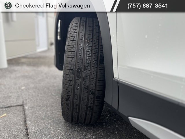 New 2025 Volkswagen Tiguan SE image 15