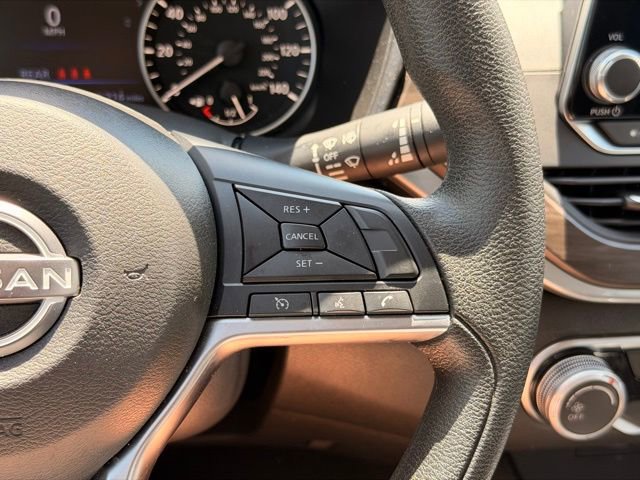 Used 2024 Nissan Altima 2.5 SV FWD image 25
