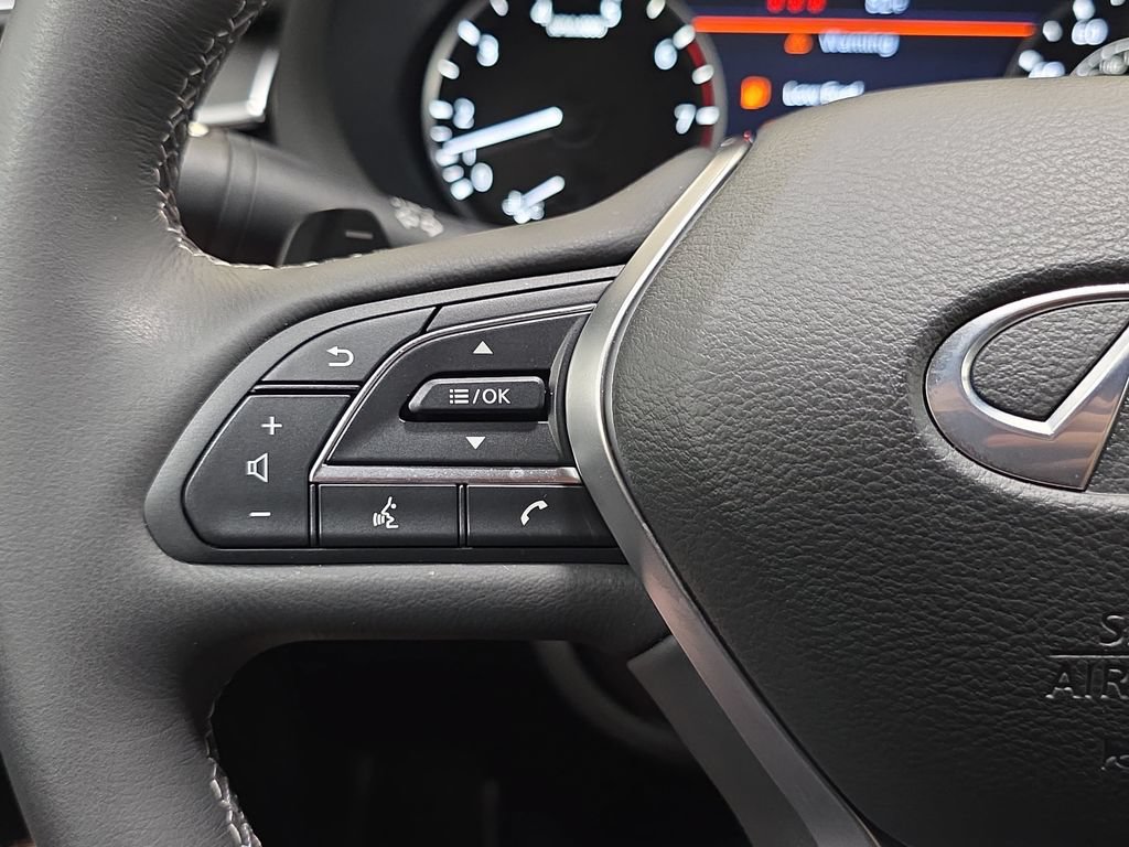 Certified 2025 INFINITI QX55 Luxe AWD/4WD image 13