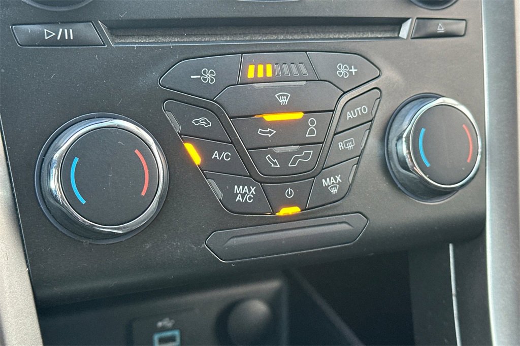 Used 2018 Ford Fusion SE image 19