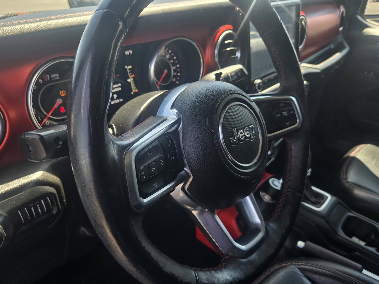 Used 2018 Jeep Wrangler Unlimited Rubicon w/ Dual Top Group AWD/4WD image 10