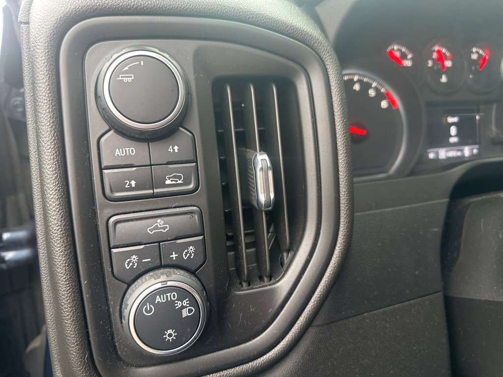 Used 2022 Chevrolet Silverado 1500 Custom image 21