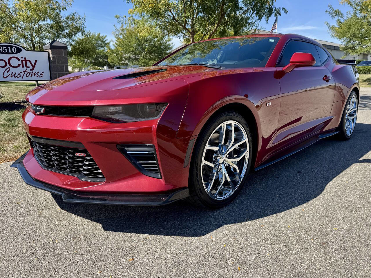 Used 2016 Chevrolet Camaro SS image 2