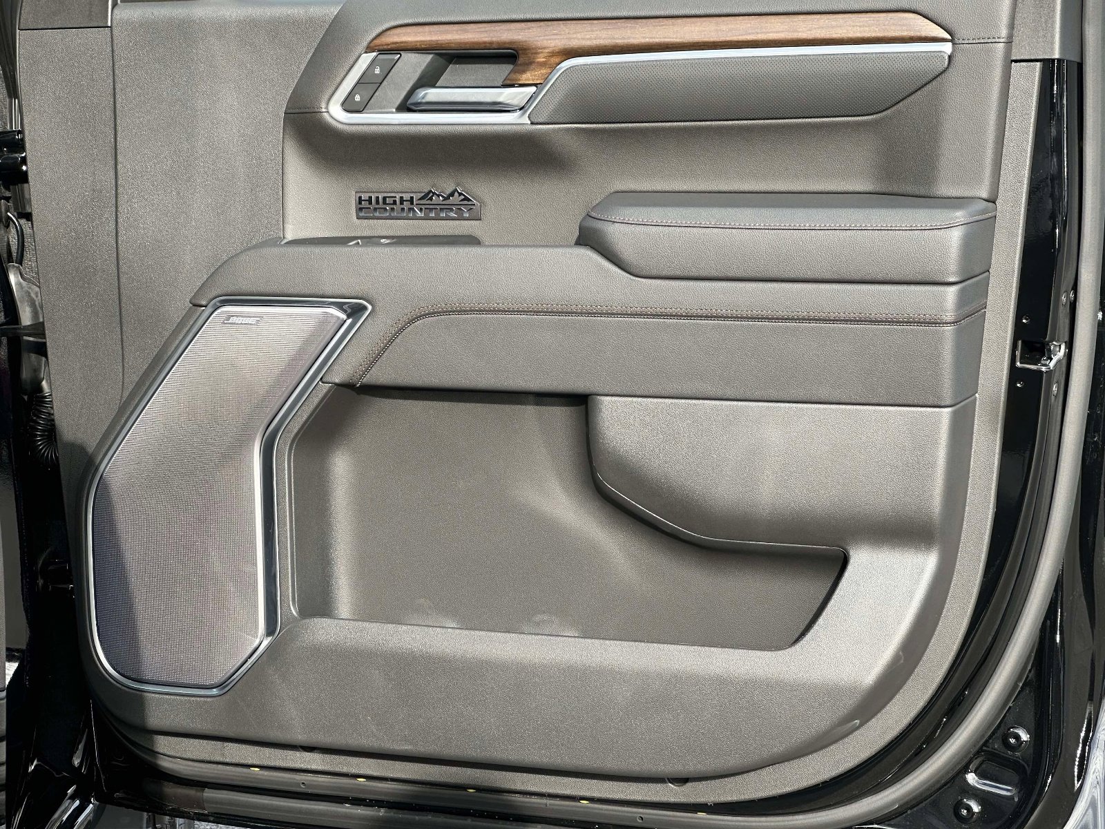 Certified 2025 Chevrolet Silverado 1500 High Country w/ Midnight Edition image 25