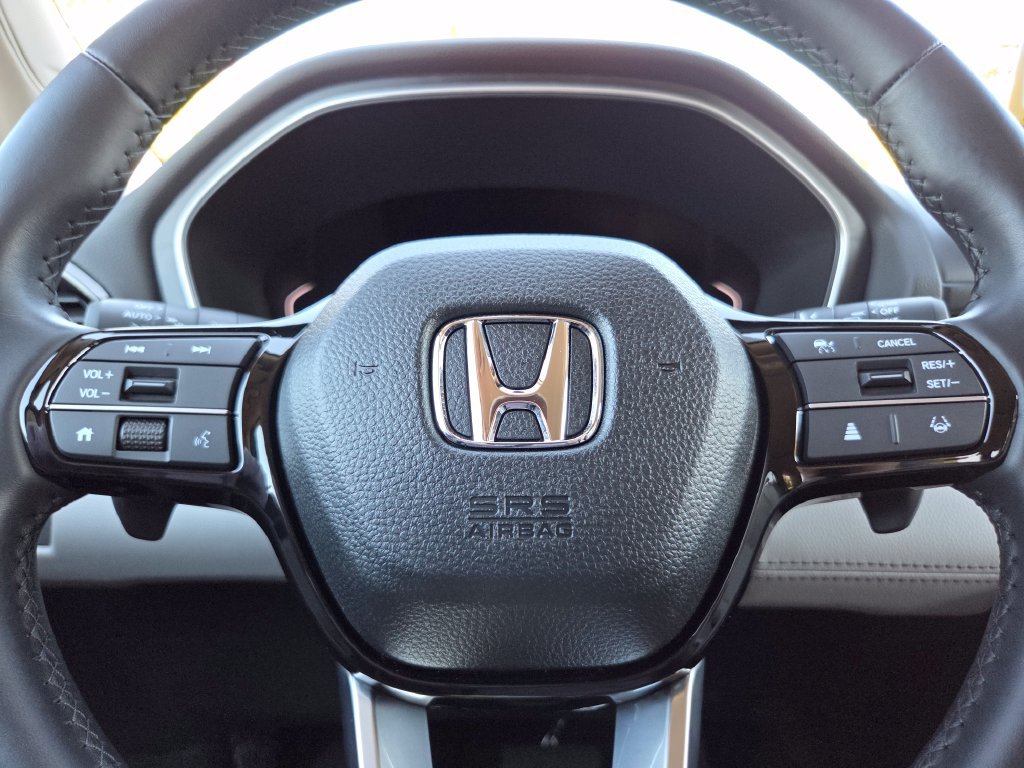 Used 2025 Honda Pilot Touring image 37