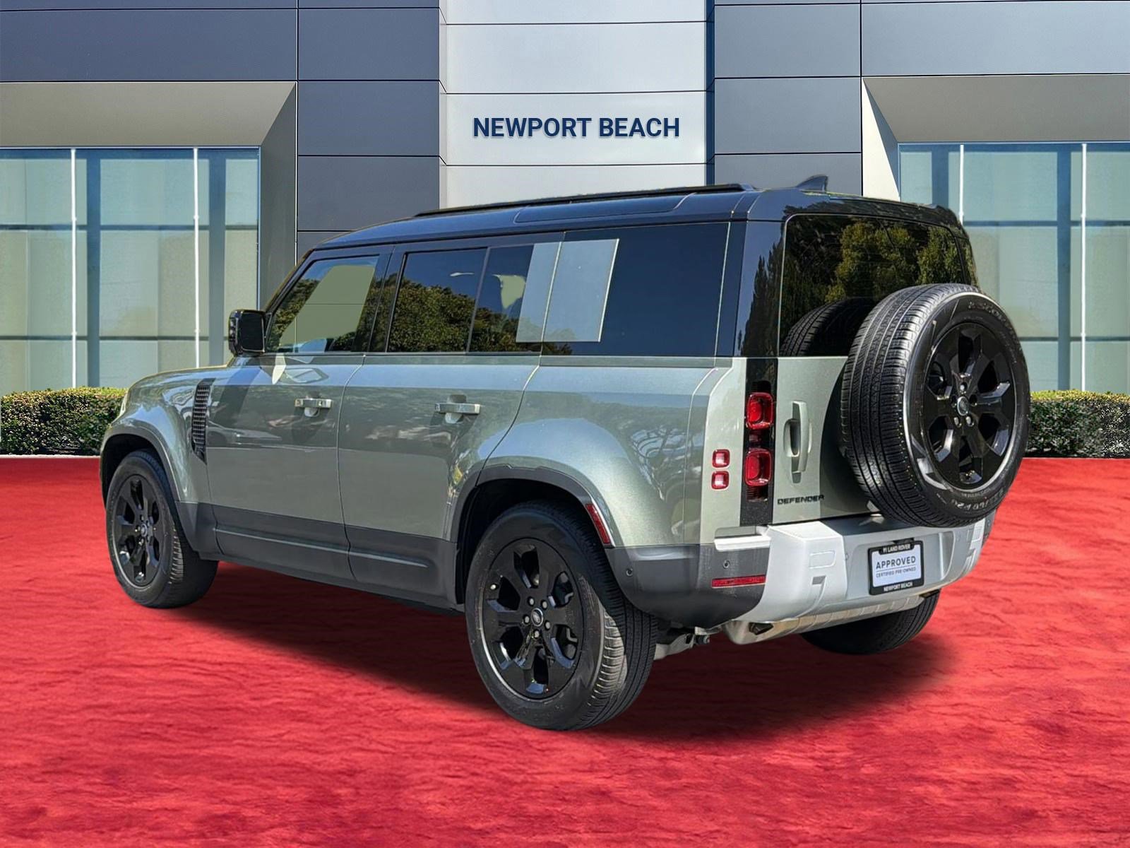 Used 2025 Land Rover Defender 110 S AWD/4WD image 3
