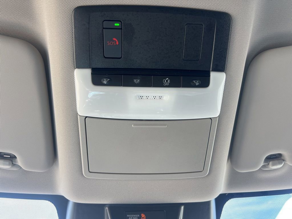 Used 2023 Nissan Rogue SV image 45