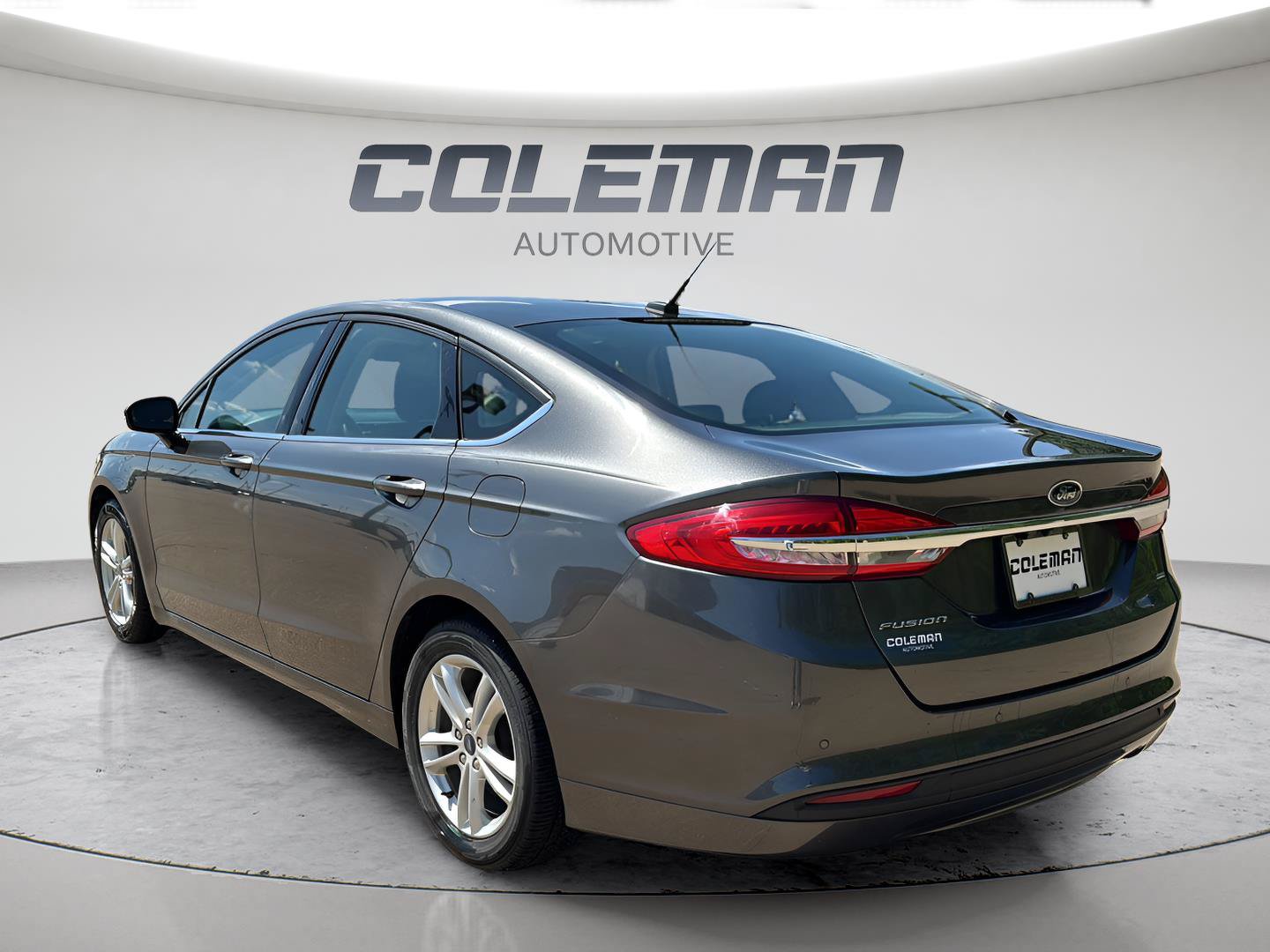 Used 2018 Ford Fusion SE FWD image 6