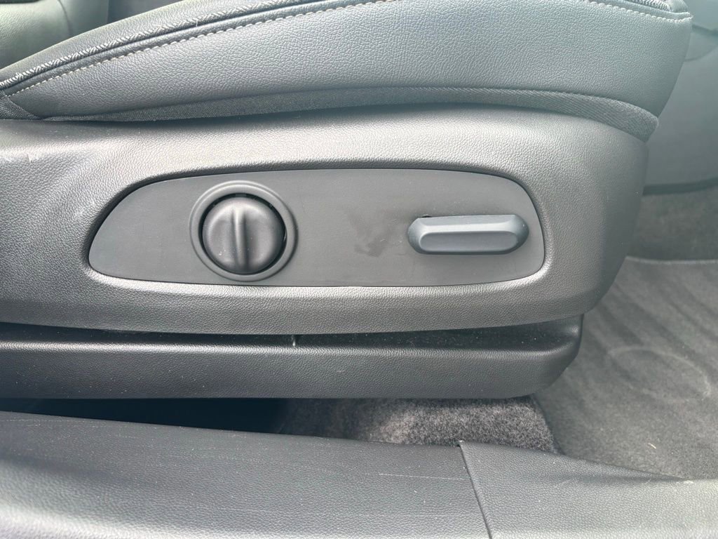 Used 2023 Buick Encore GX Essence w/ Experience Buick Package FWD image 24