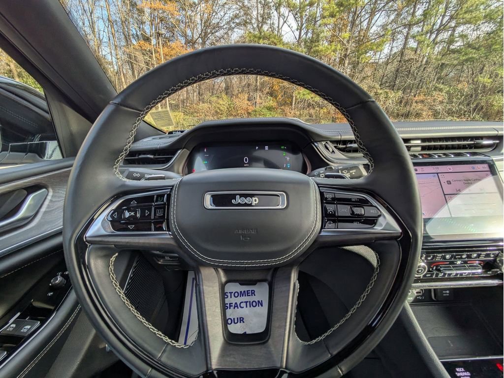 Used 2022 Jeep Grand Cherokee Overland w/ Advanced Protech Group III image 16