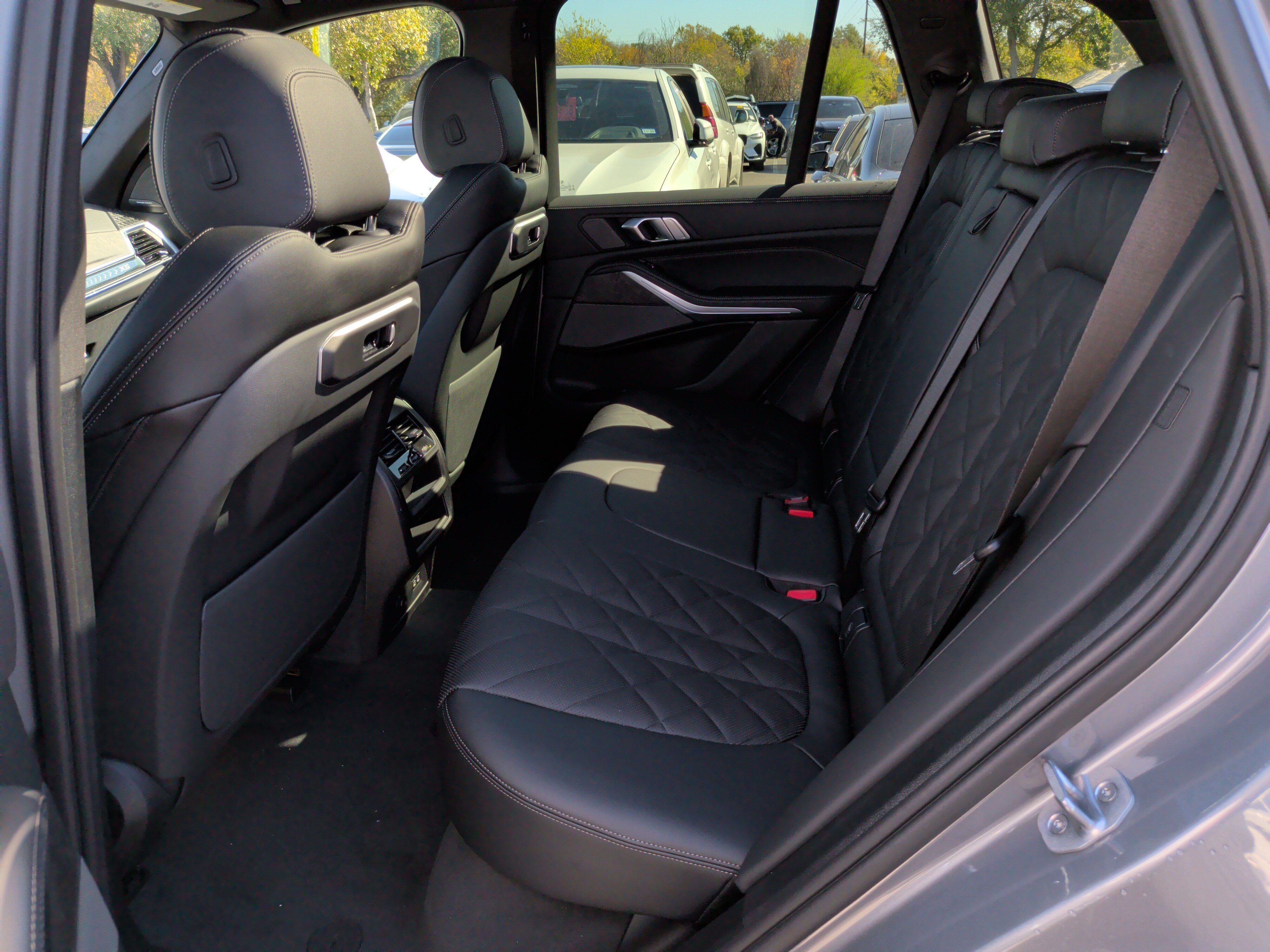 Used 2026 BMW X5 xDrive40i w/ M Sport Package AWD/4WD image 32
