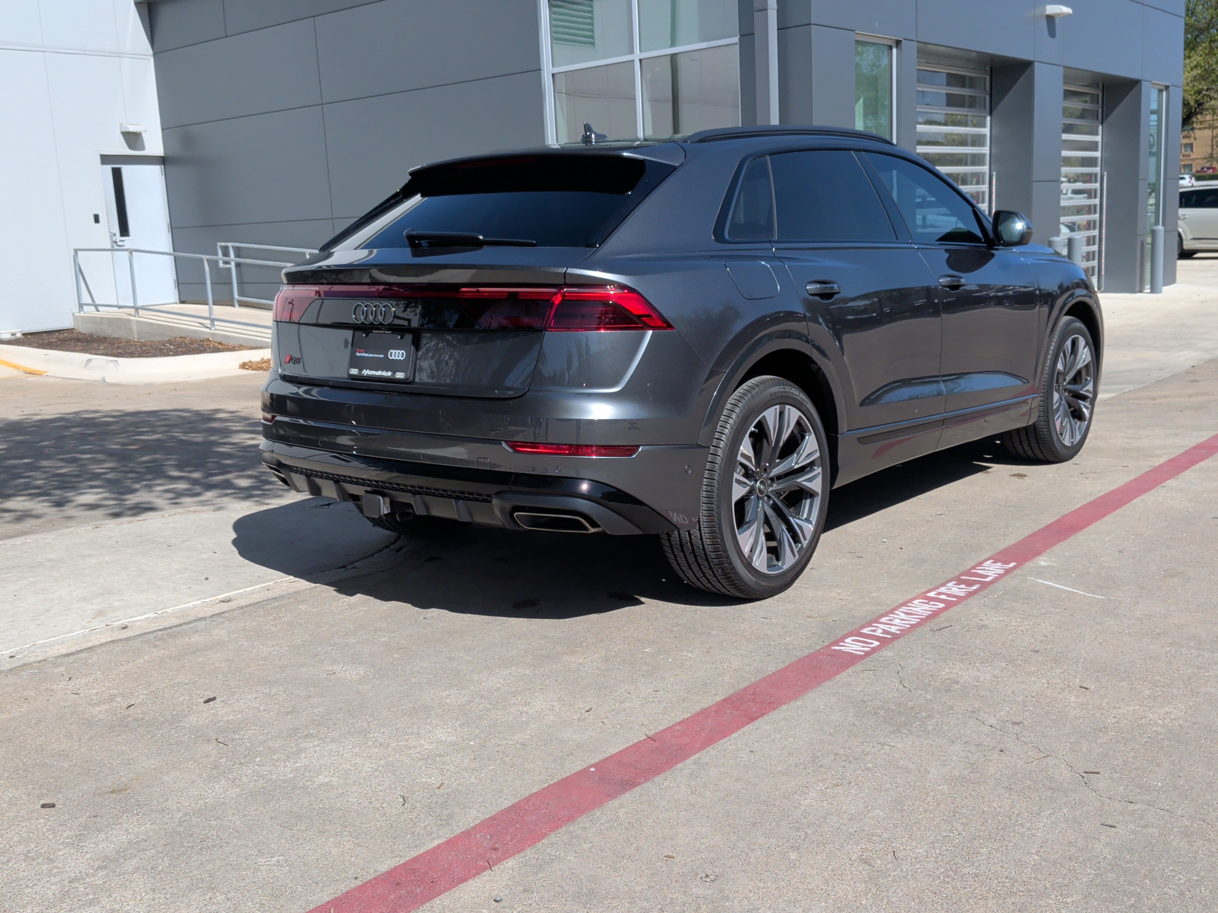 Used 2024 Audi Q8 Premium Plus w/ Premium Plus Package image 10