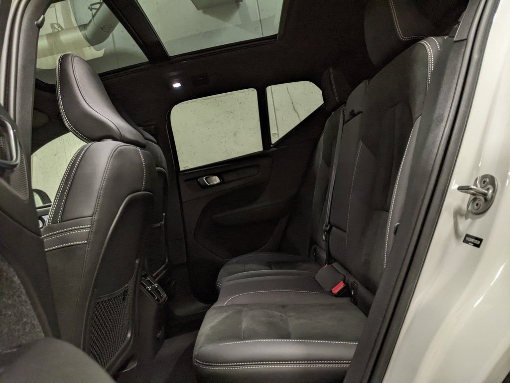 Certified 2023 Volvo XC40 Recharge Ultimate image 23