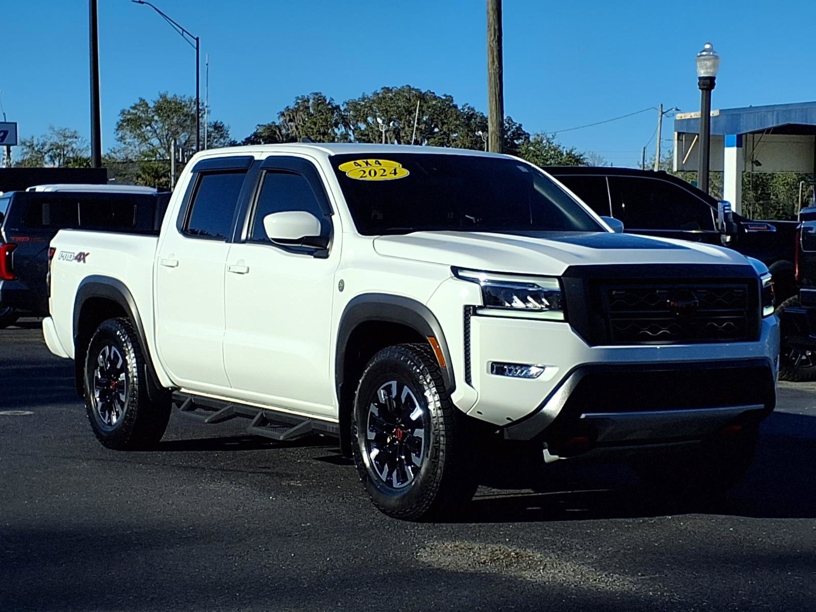 Used 2024 Nissan Frontier PRO-4X w/ Off-Road Protection Package image 26