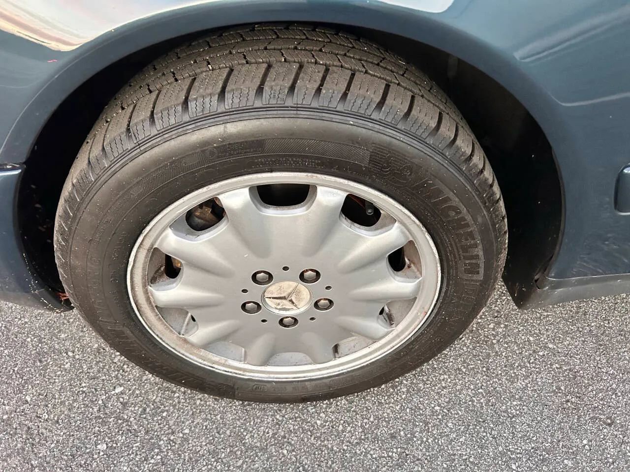 Used 1999 Mercedes-Benz E 320 4MATIC Wagon image 31