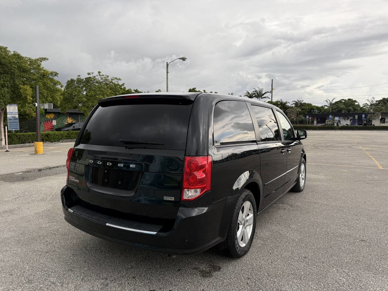 Used 2013 Dodge Grand Caravan SE image 10