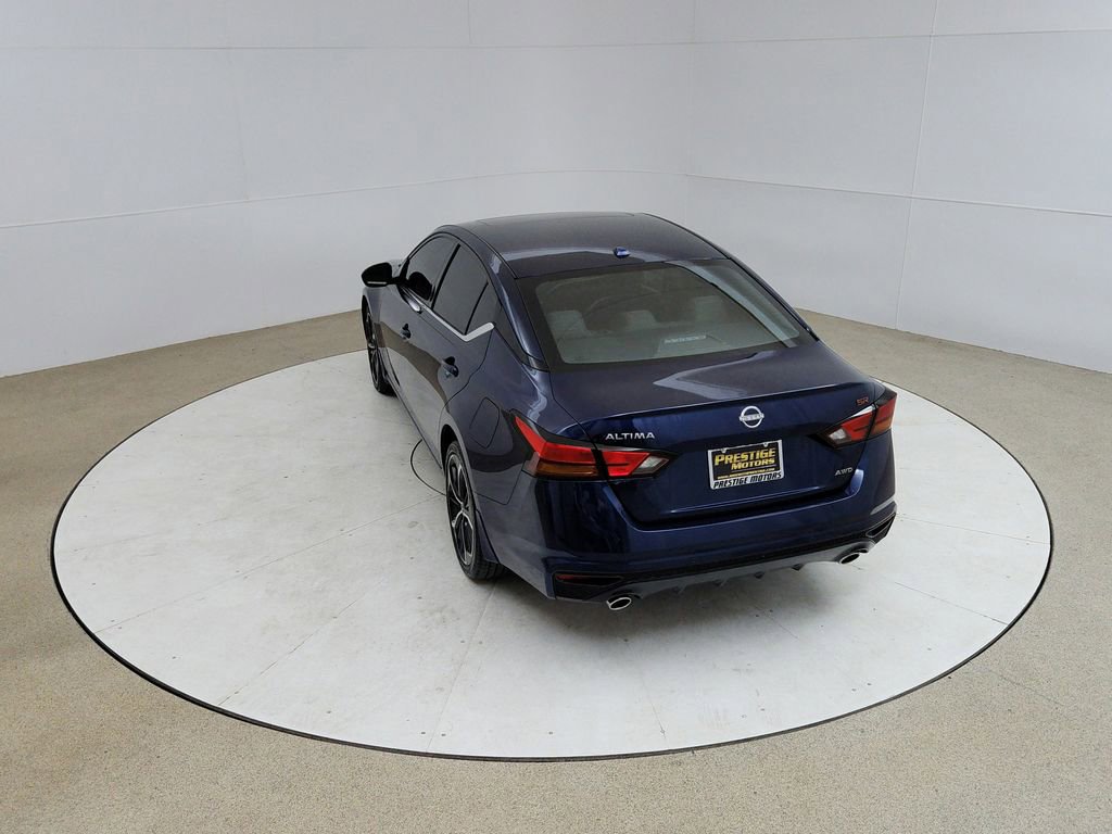 Used 2024 Nissan Altima 2.5 SR w/ SR Premium Package AWD/4WD image 17