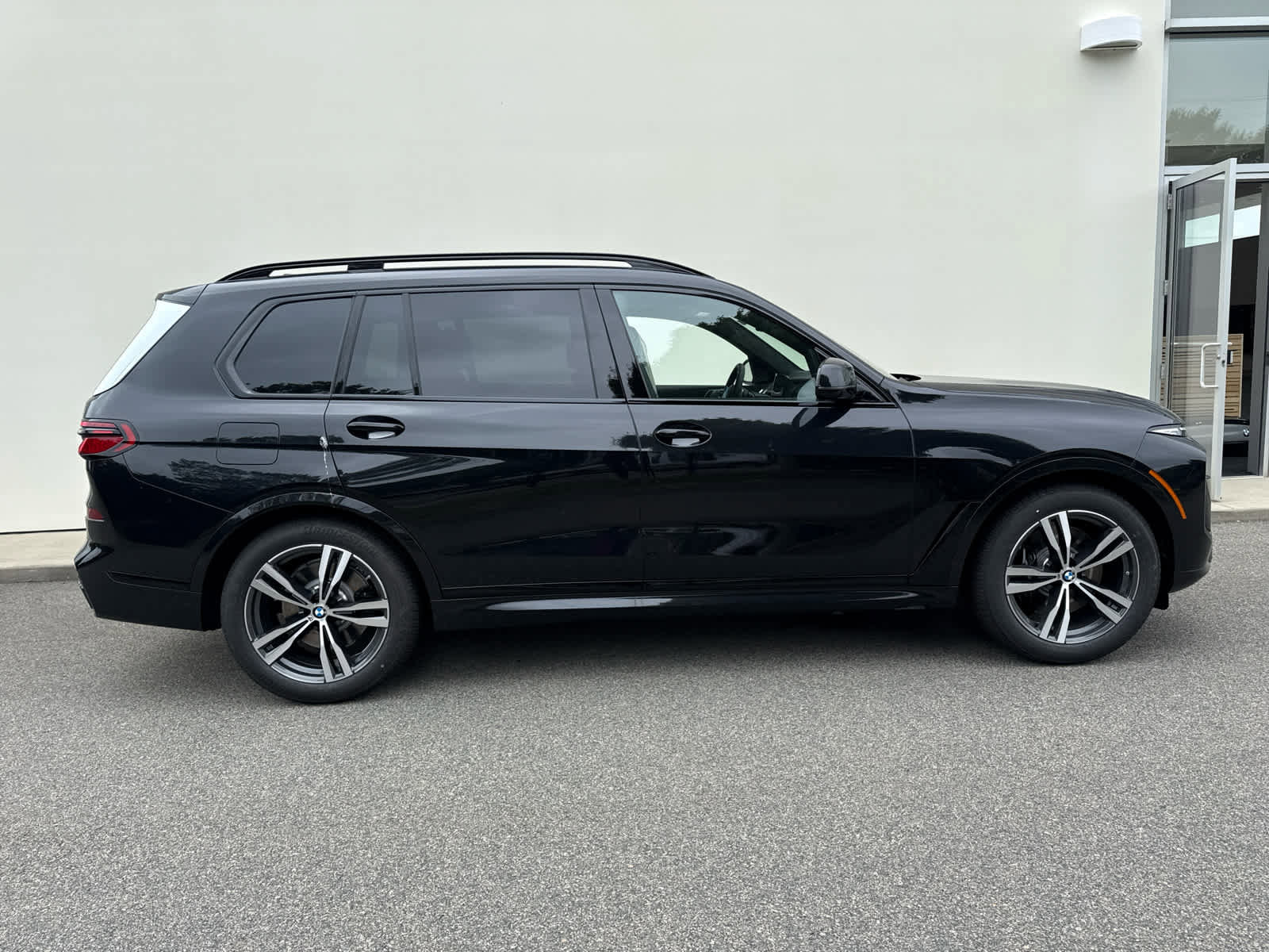 New 2026 BMW X7 xDrive40i image 3