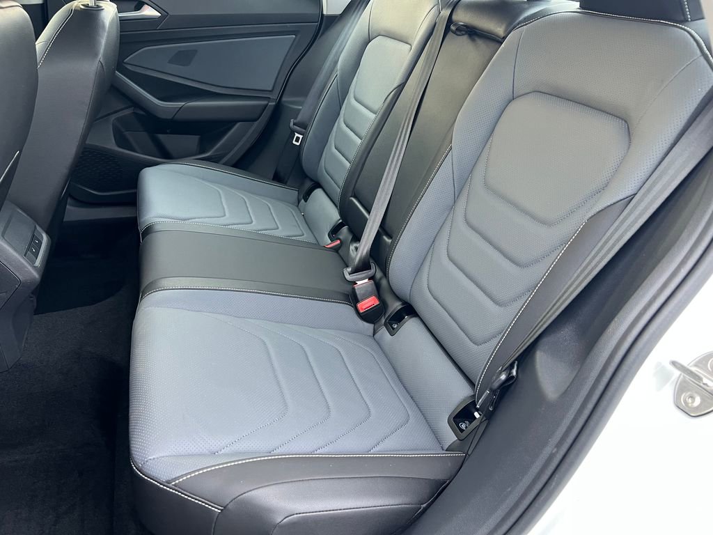 Used 2025 Volkswagen Jetta SEL FWD image 13