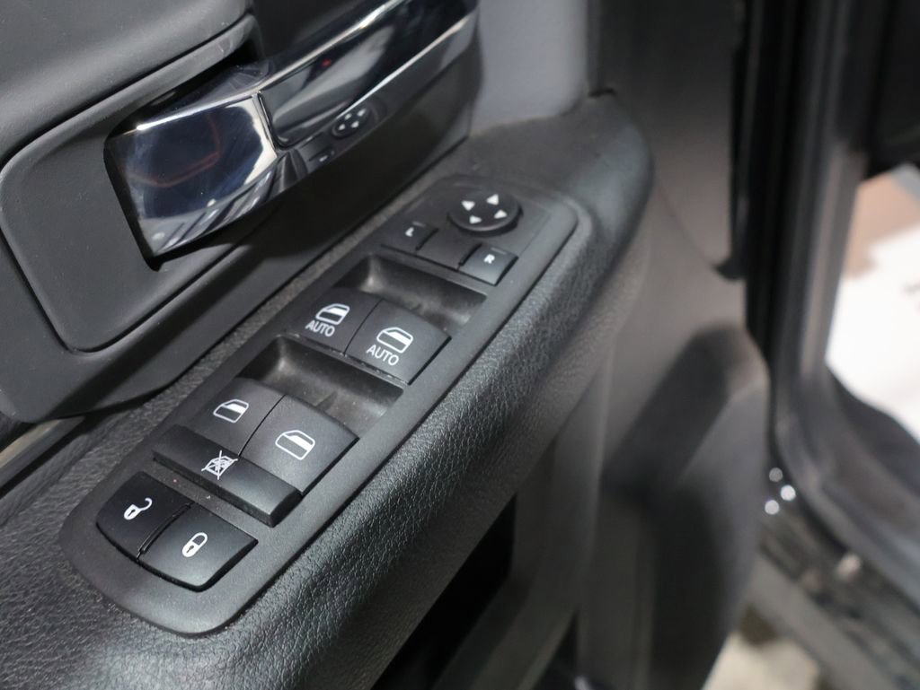 Used 2023 RAM 1500 Classic SLT AWD/4WD image 14