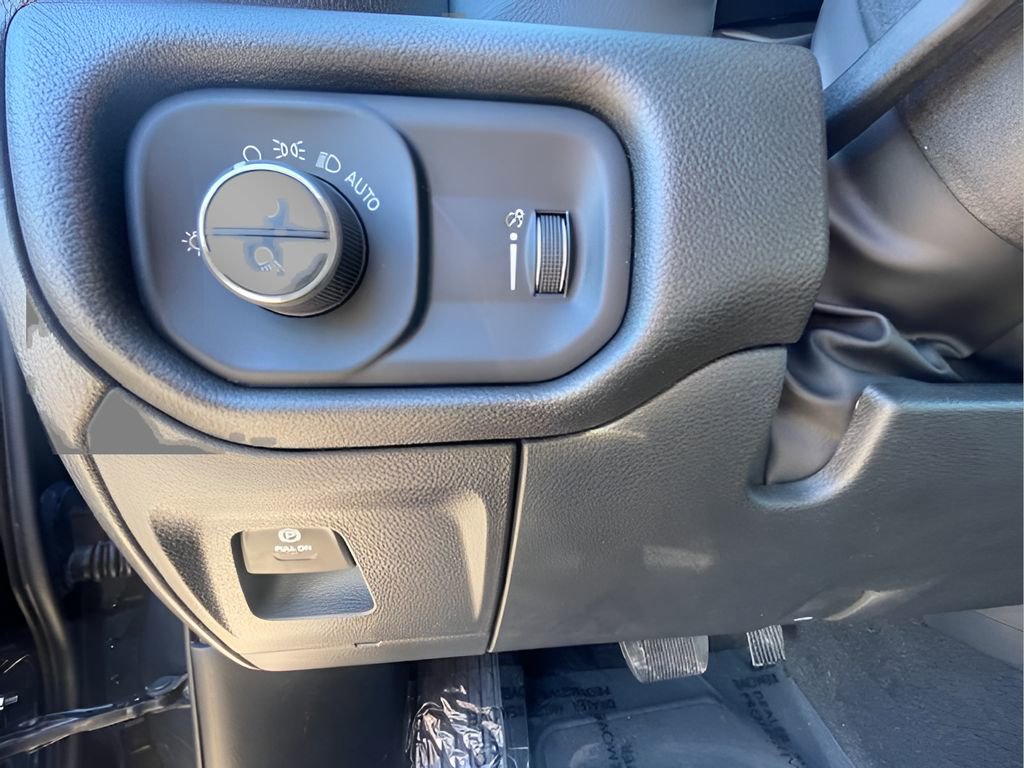 New 2026 RAM 1500 Express image 8