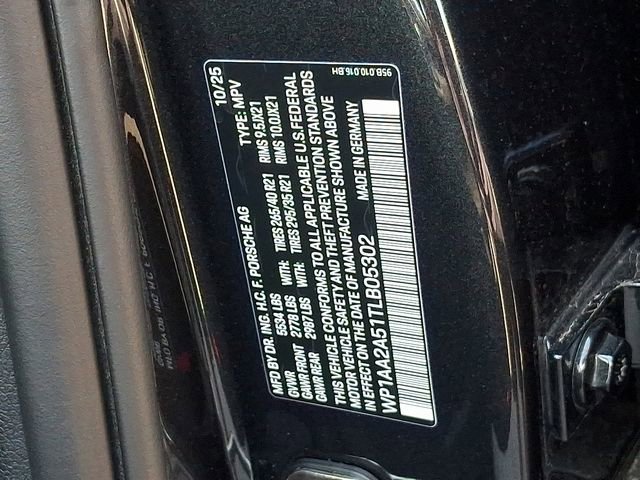 Certified 2026 Porsche Macan AWD/4WD image 30