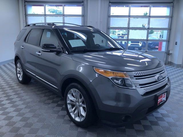 Used 2014 Ford Explorer XLT w/ Equipment Group 202A AWD/4WD image 38