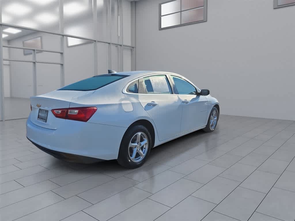 Used 2017 Chevrolet Malibu LS w/ LPO, Convenience Package 2 FWD image 9
