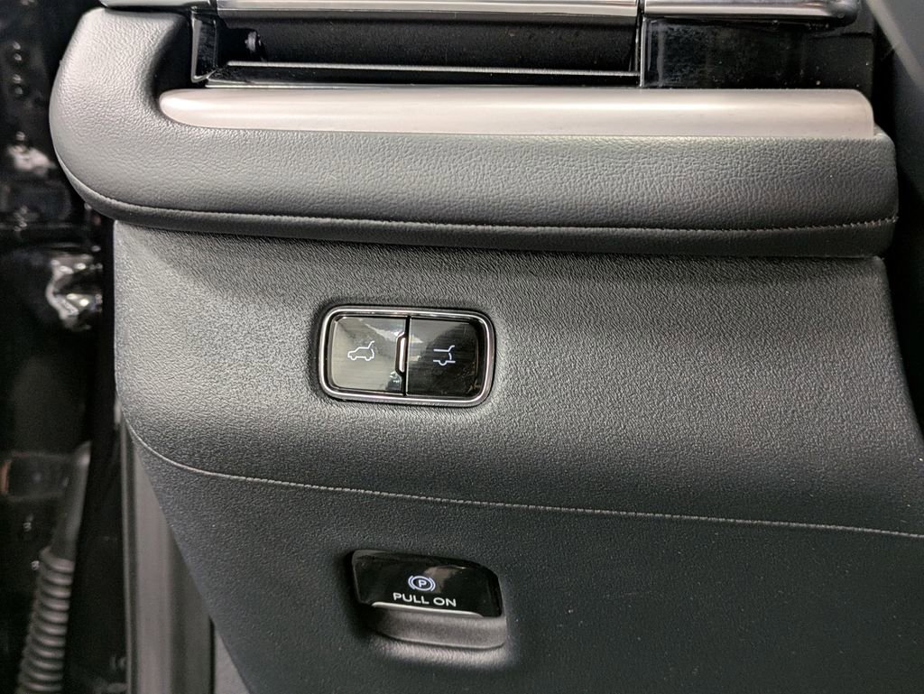 Used 2025 Lincoln Navigator Reserve w/ Jet Appearance Package image 21