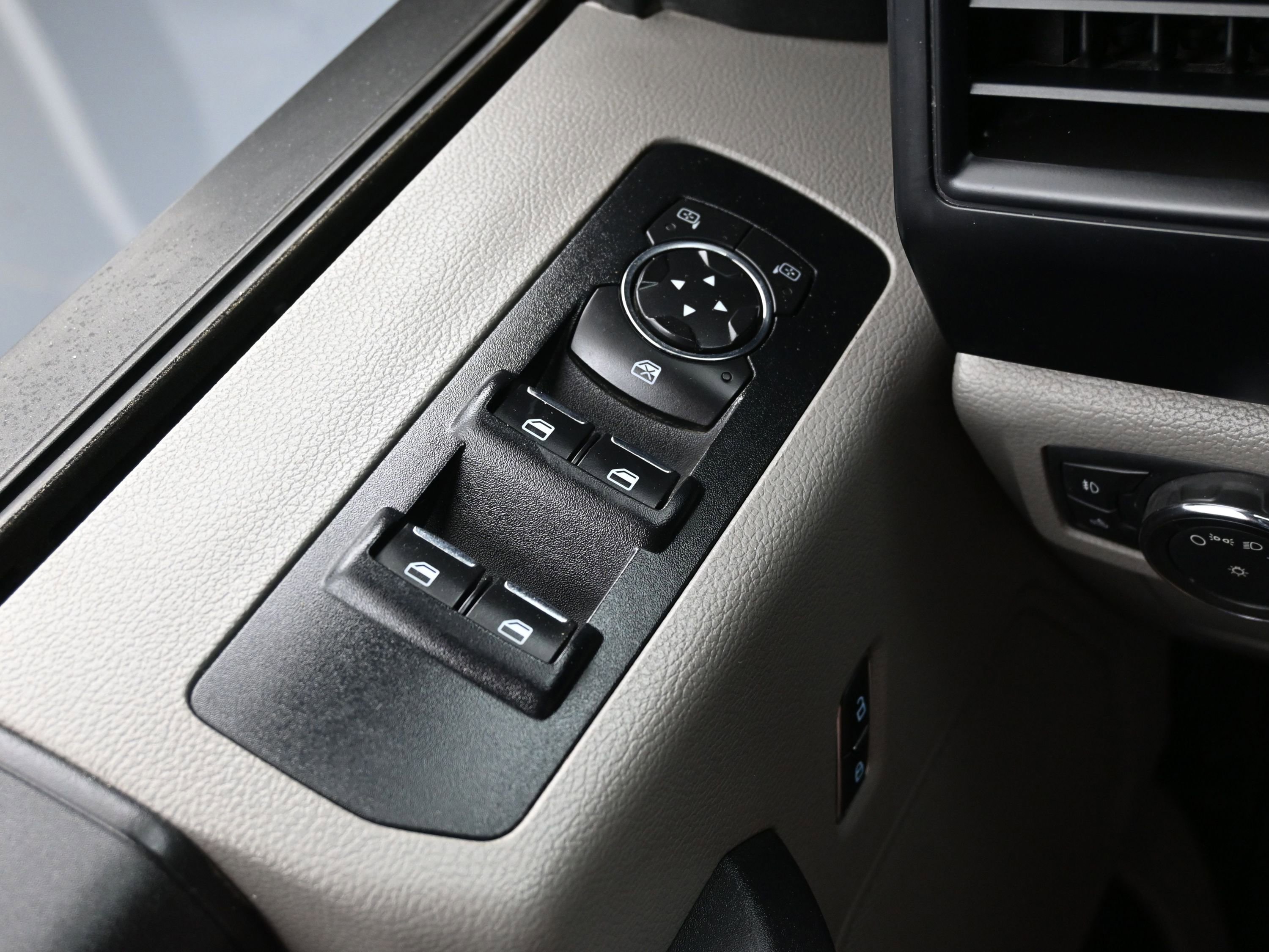 Used 2015 Ford F150 XL w/ Equipment Group 101A Mid AWD/4WD image 25