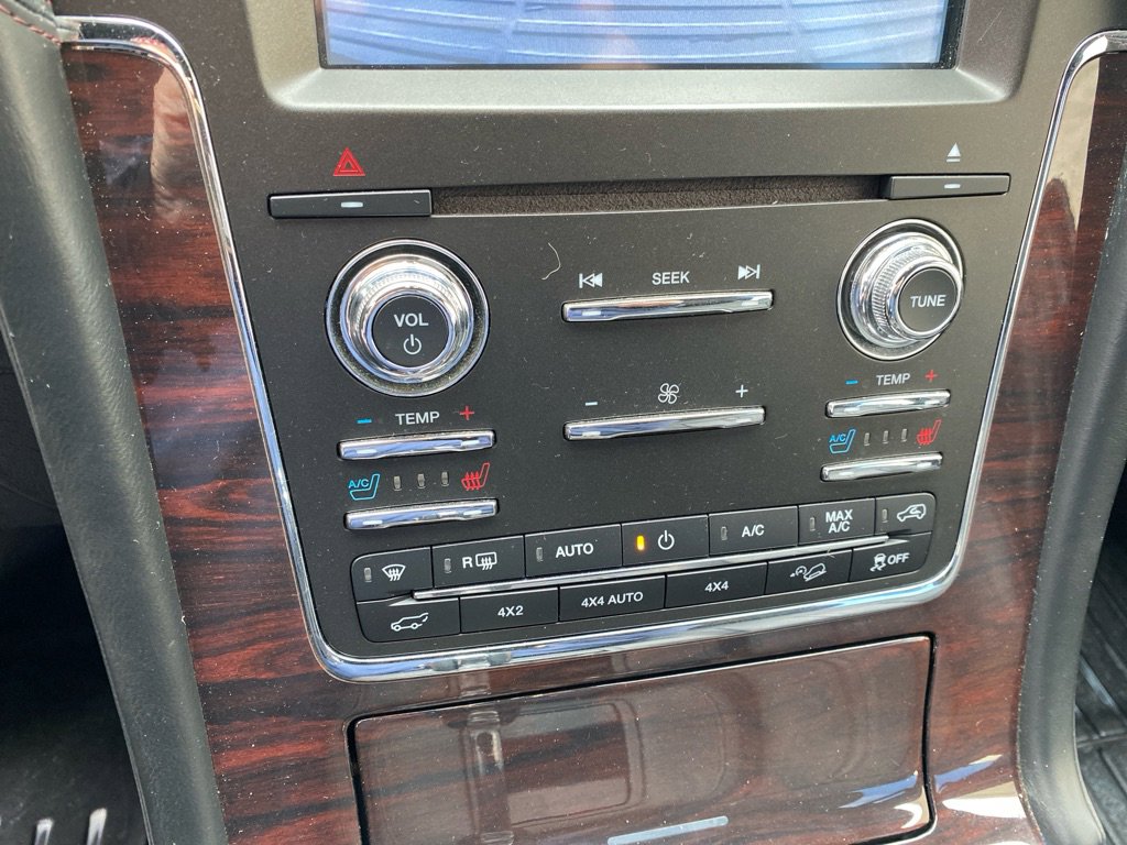 Used 2016 Lincoln Navigator Reserve image 17