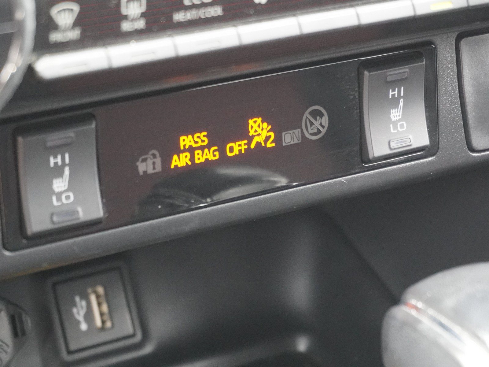 Used 2024 Toyota RAV4 XSE w/ Weather Package AWD/4WD image 29