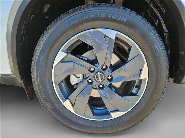 Used 2025 Nissan Rogue SV image 22