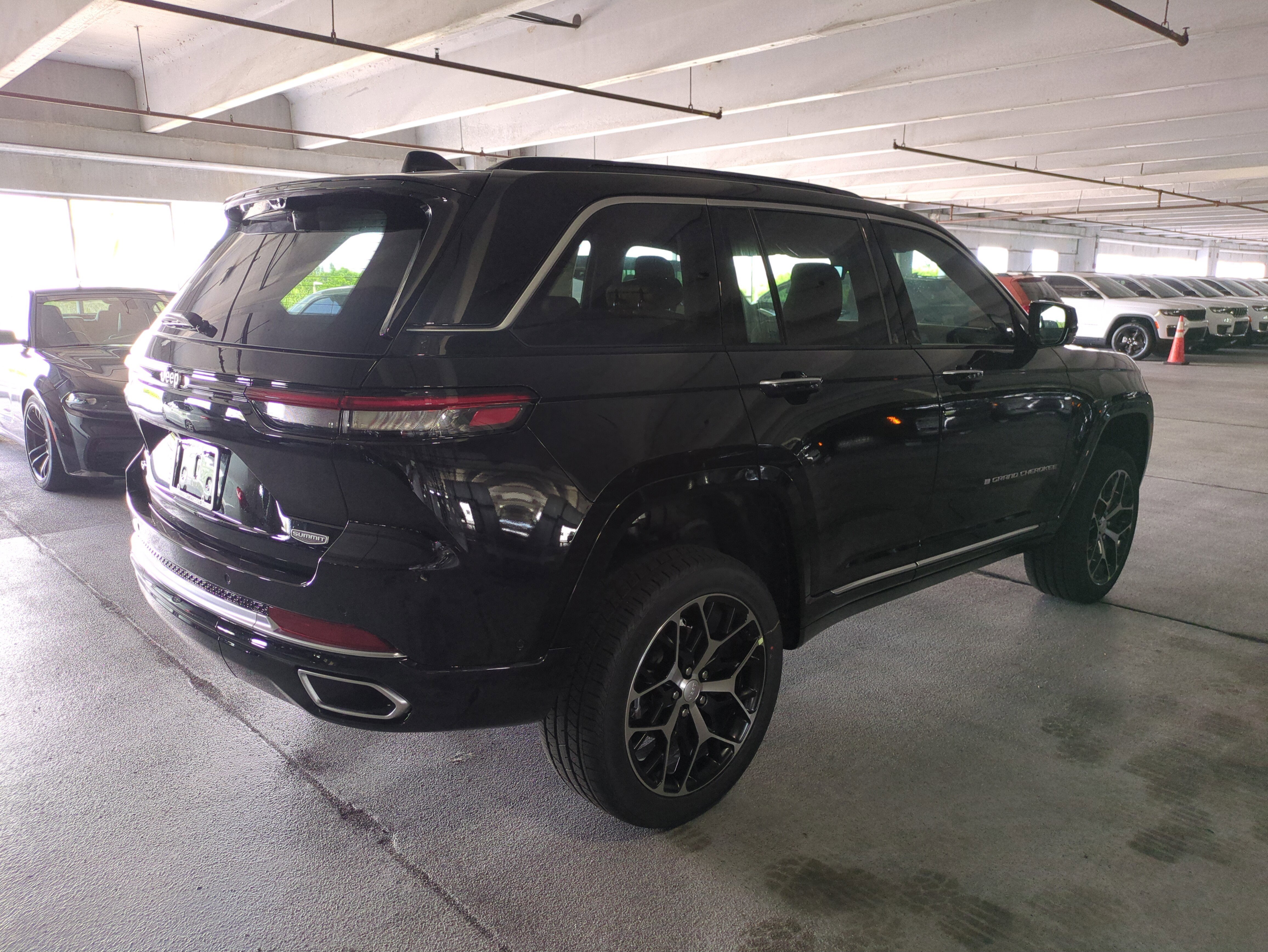 New 2025 Jeep Grand Cherokee Summit AWD/4WD image 5