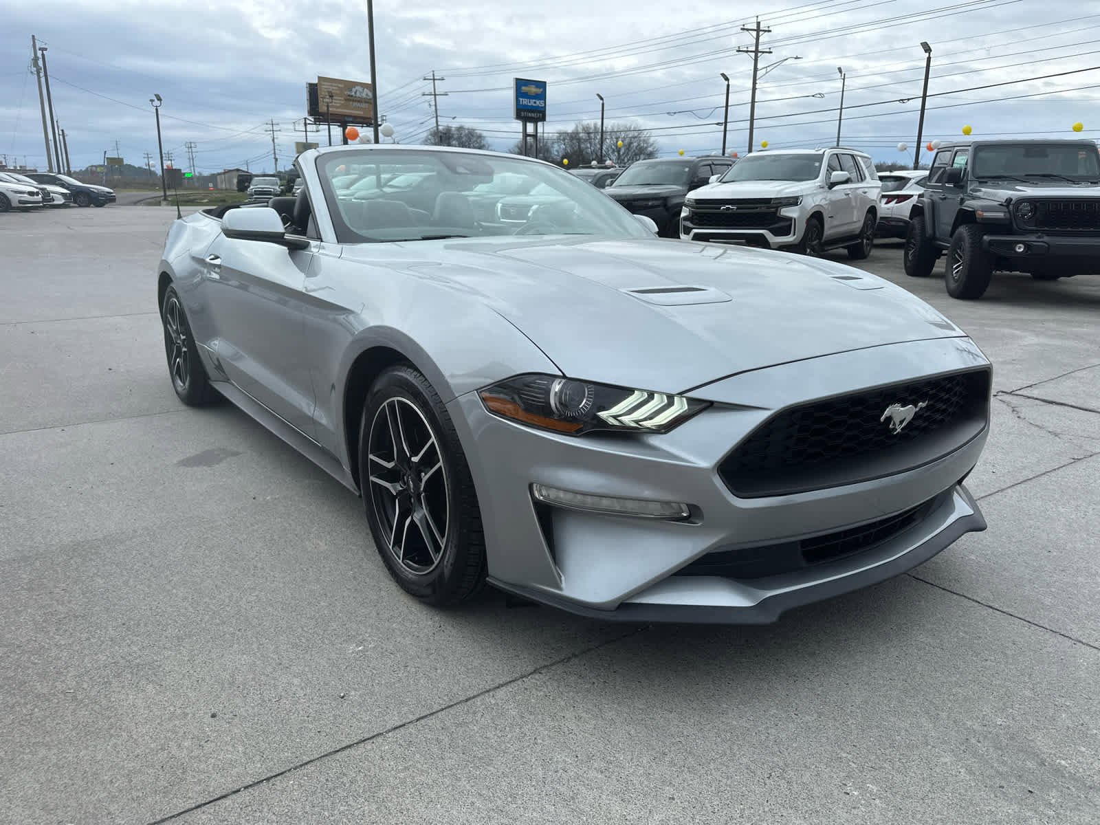 Used 2022 Ford Mustang Premium RWD image 4