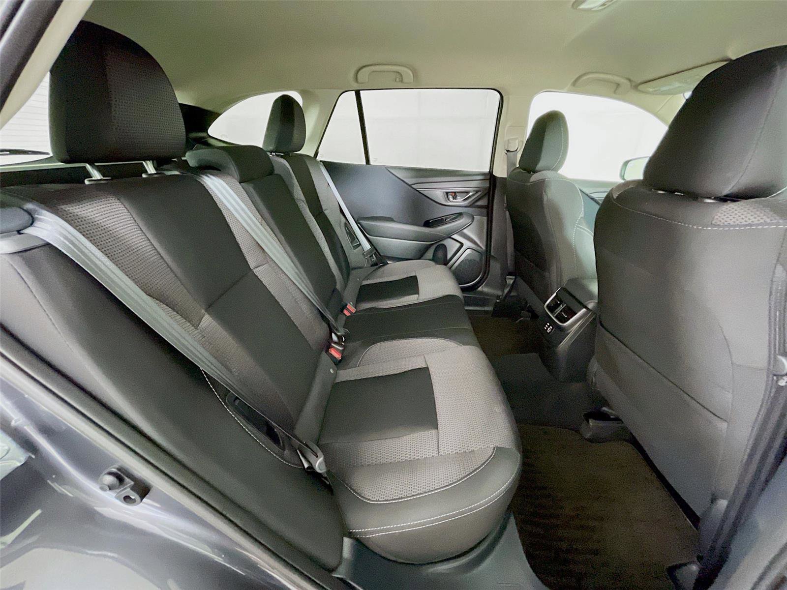 Used 2025 Subaru Outback Premium AWD/4WD image 31