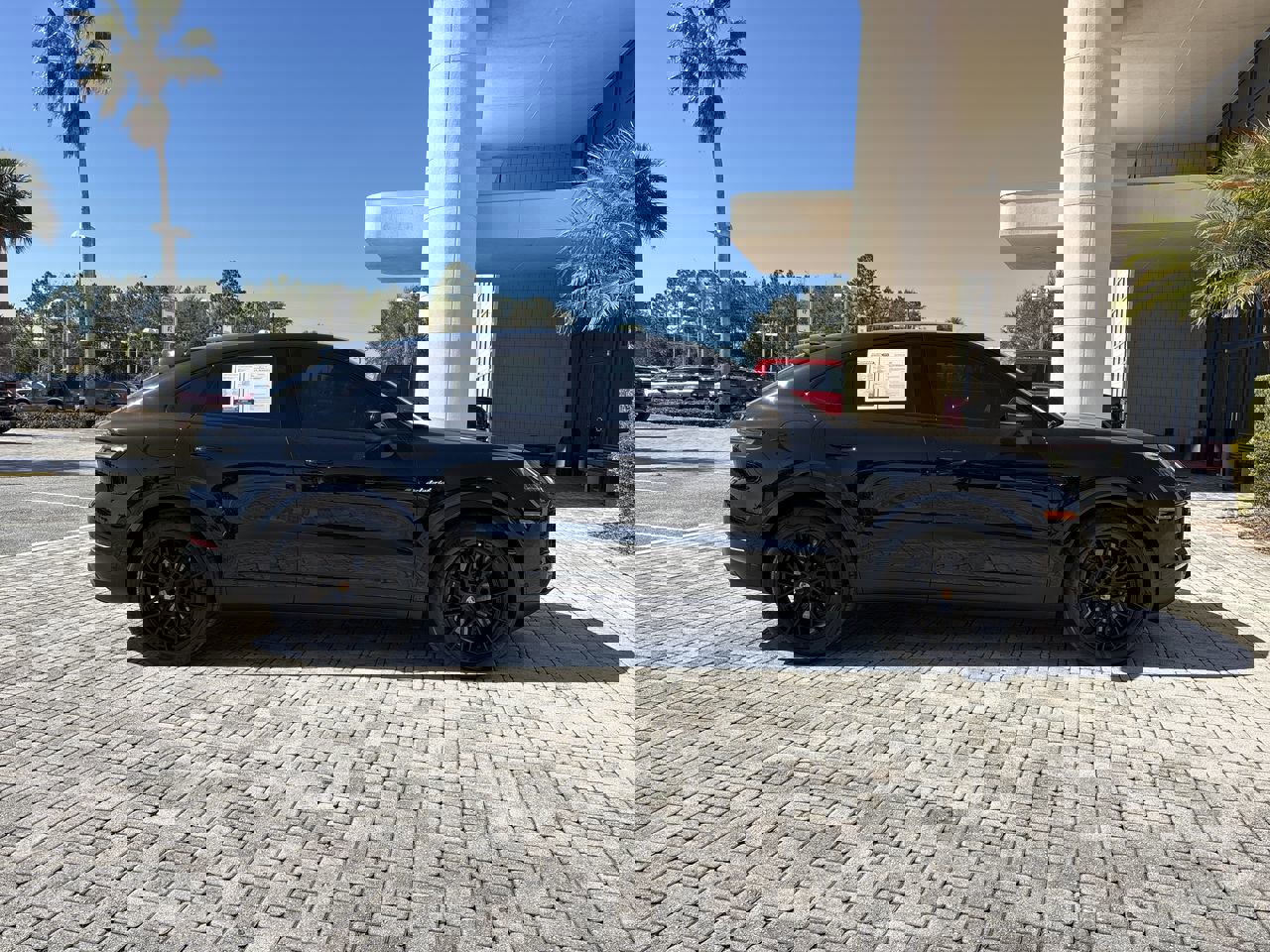 Used 2025 Porsche Cayenne E-Hybrid Coupe image 2