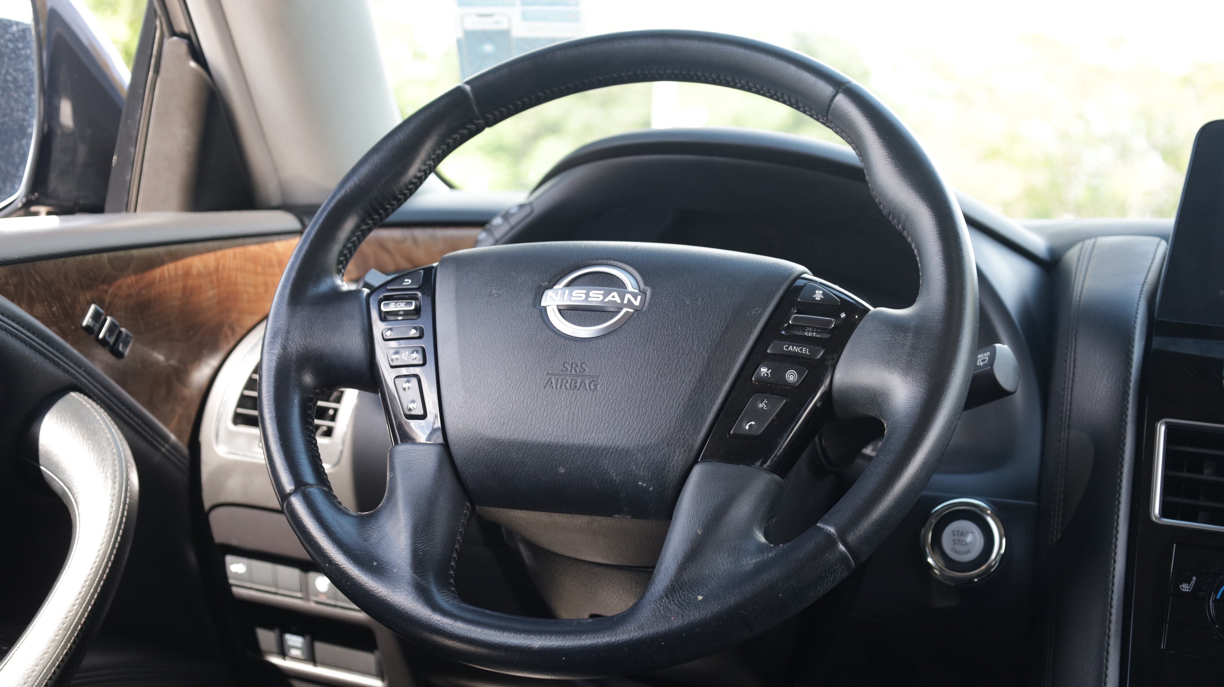 Used 2021 Nissan Armada SL w/ Captain's Chairs Package AWD/4WD image 6