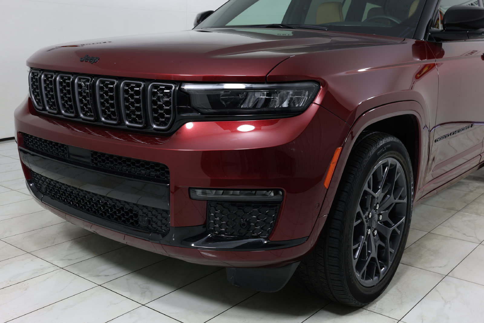 Used 2025 Jeep Grand Cherokee L Summit AWD/4WD image 55