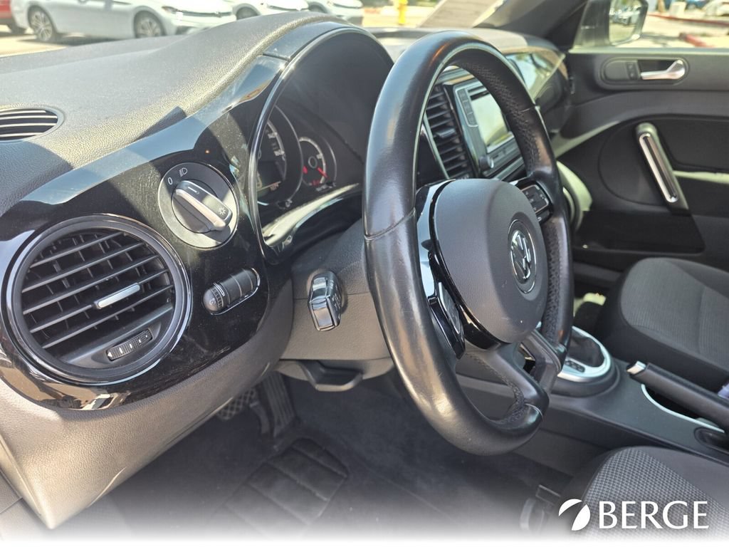 Used 2018 Volkswagen Beetle 2.0T S FWD image 16
