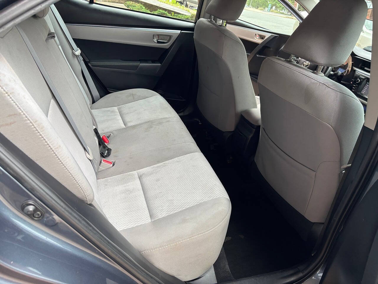 Used 2015 Toyota Corolla LE FWD image 21