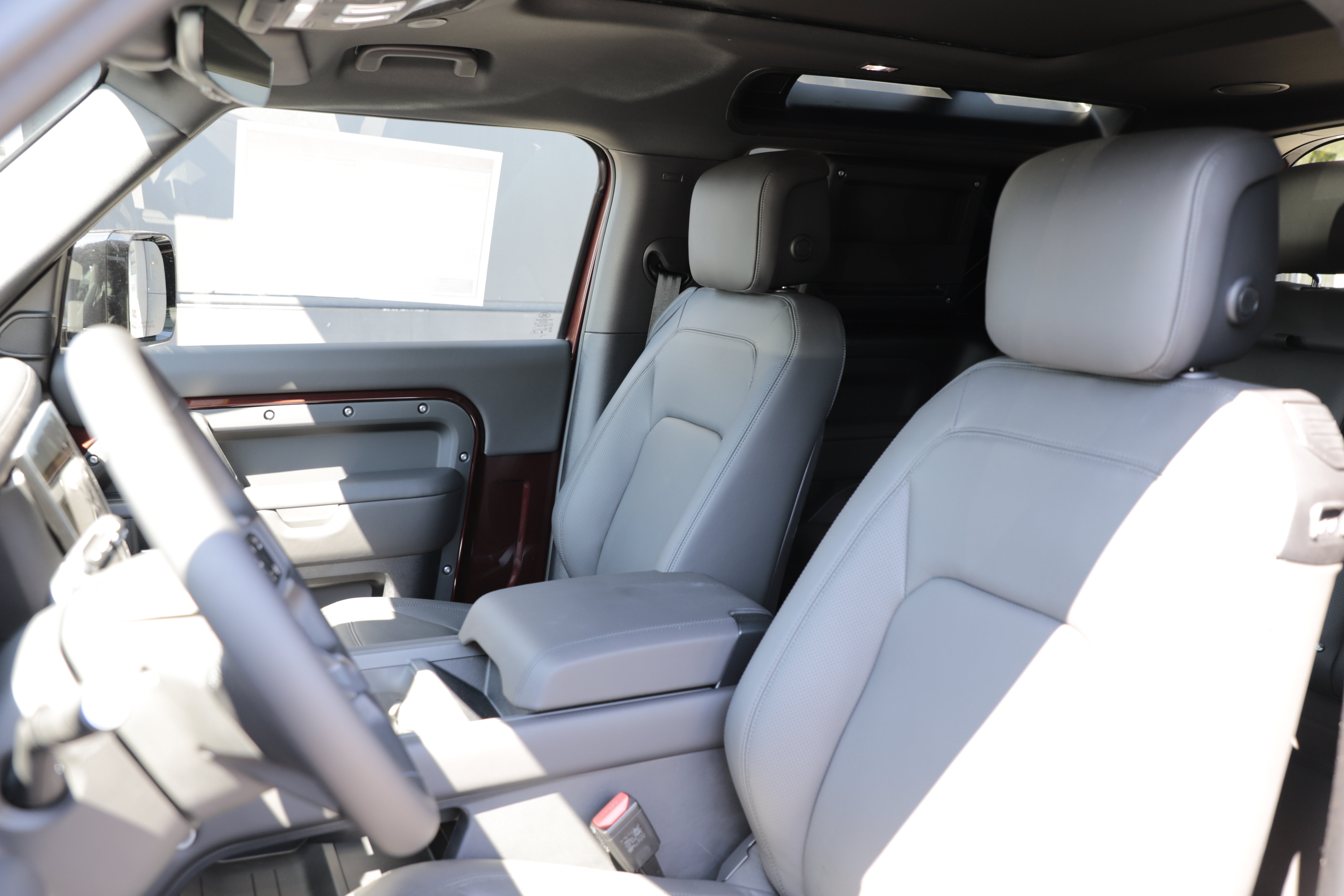 New 2026 Land Rover Defender 90 X-Dynamic SE AWD/4WD image 10