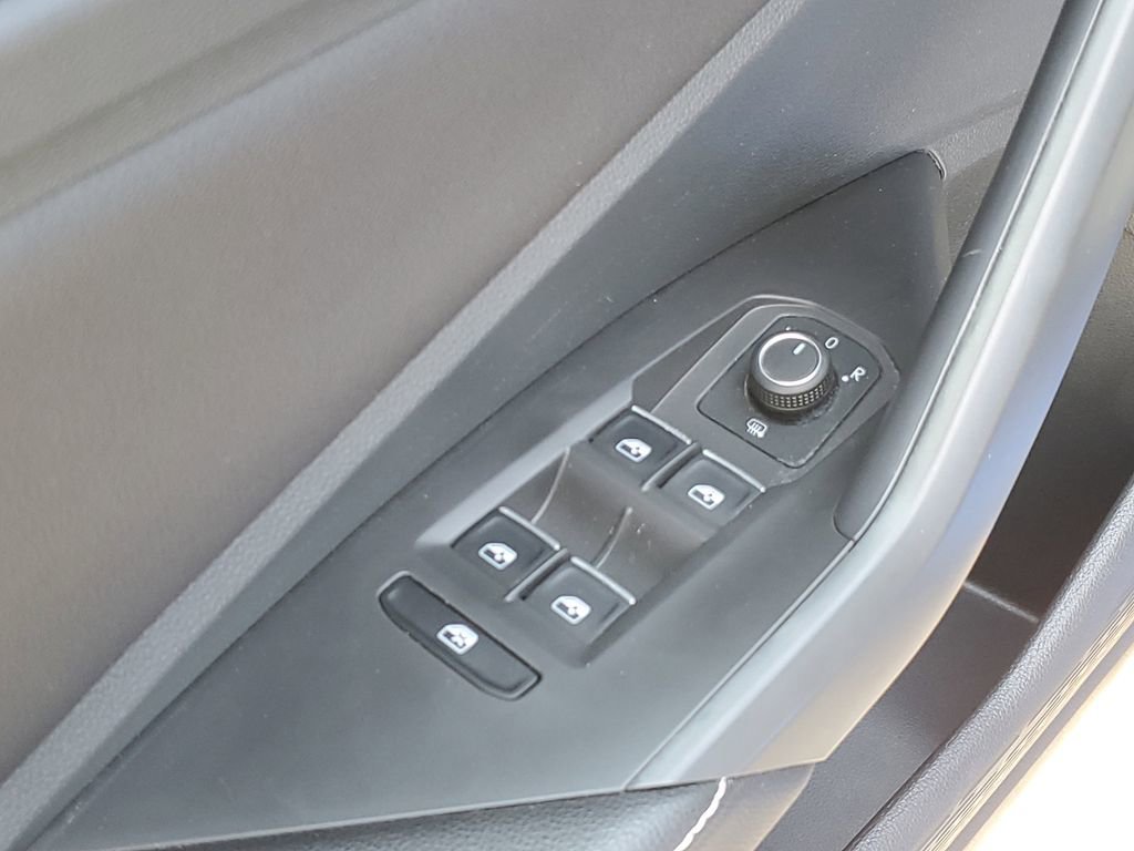 Used 2023 Volkswagen Jetta SE image 26