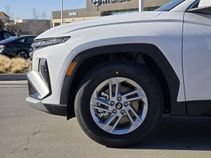 Used 2026 Hyundai Tucson SE FWD image 3