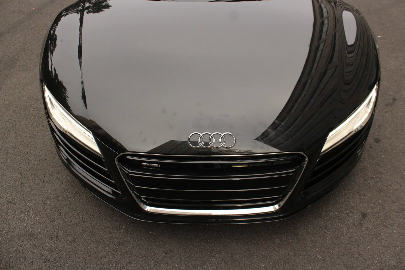 Used 2014 Audi R8 V8 w/ Enhanced Leather Package AWD/4WD image 33