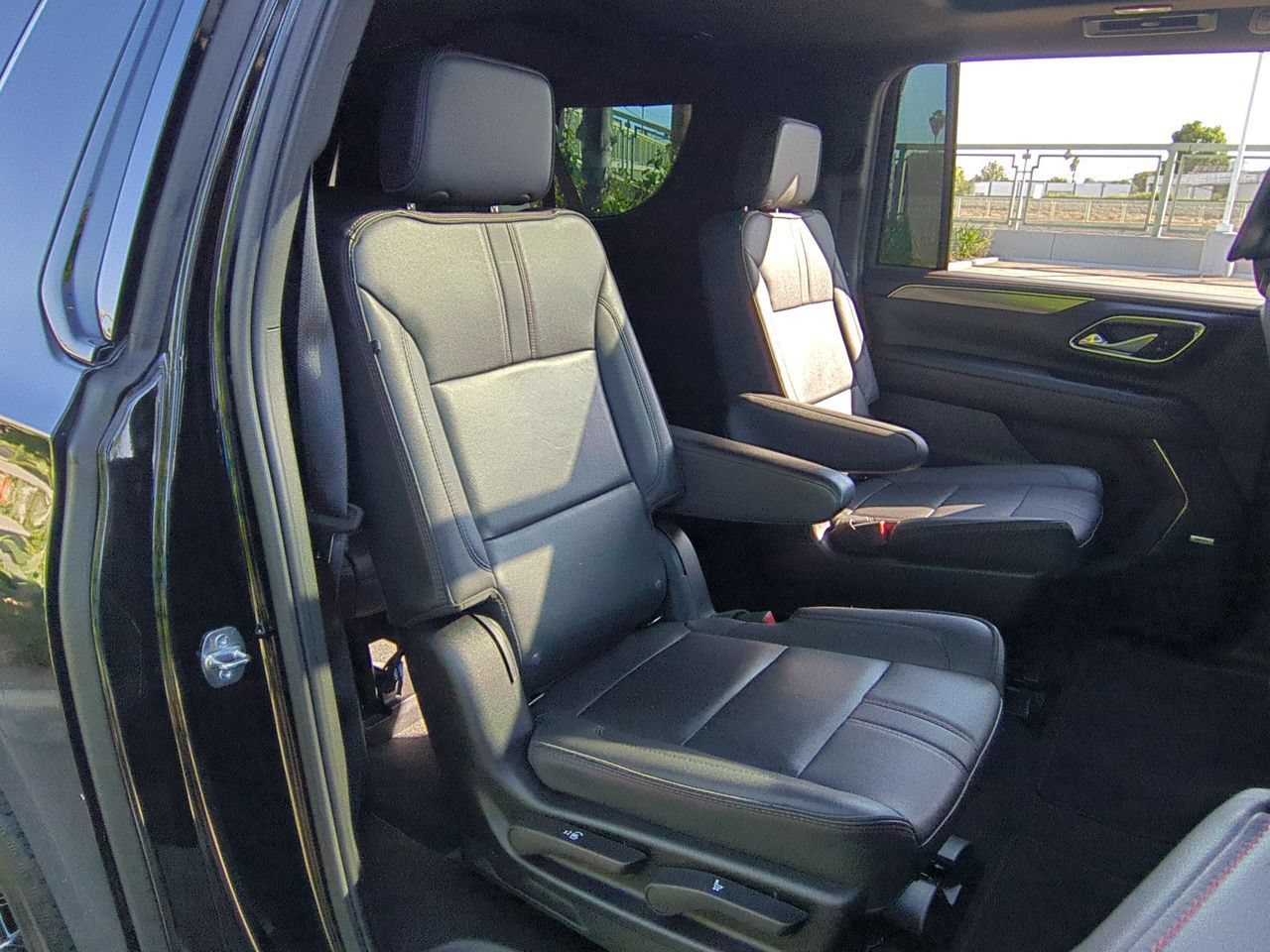 Used 2024 Chevrolet Suburban RST w/ Luxury Package AWD/4WD image 28