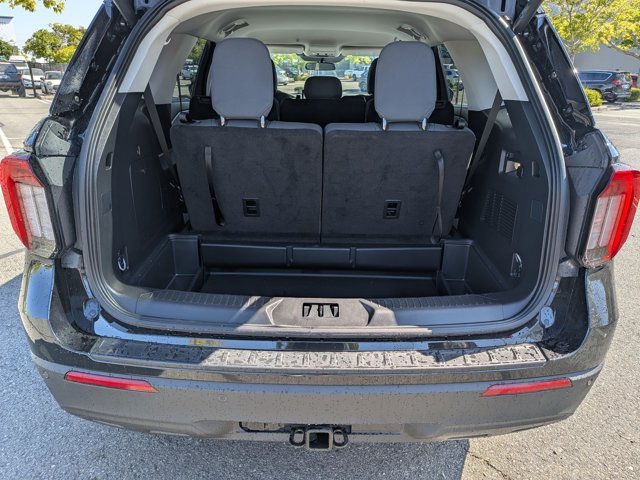 Used 2025 Ford Explorer Active RWD image 6